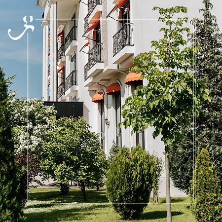 Hotel Garden พริสตีนา ภายนอก รูปภาพ