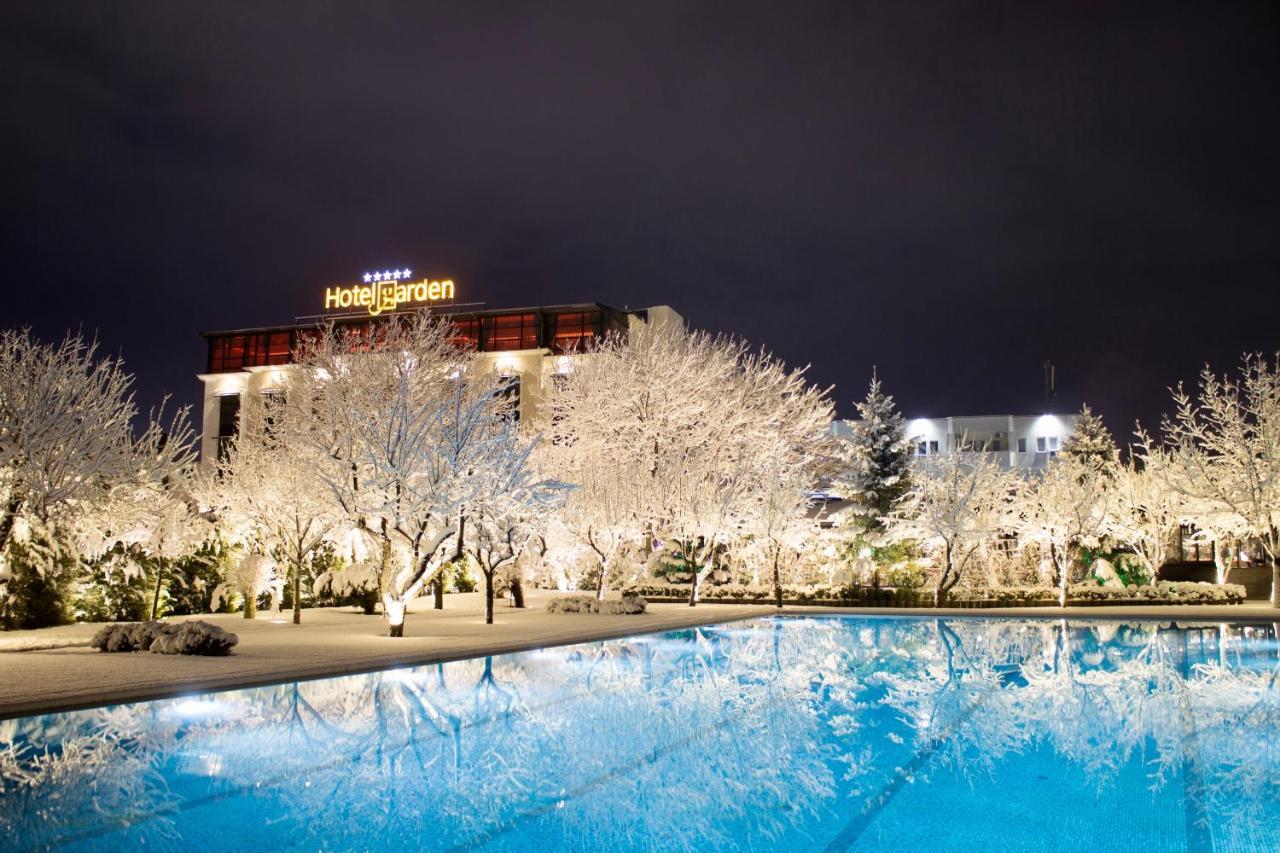 Hotel Garden พริสตีนา ภายนอก รูปภาพ