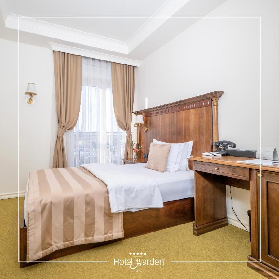 Hotel Garden พริสตีนา ภายนอก รูปภาพ