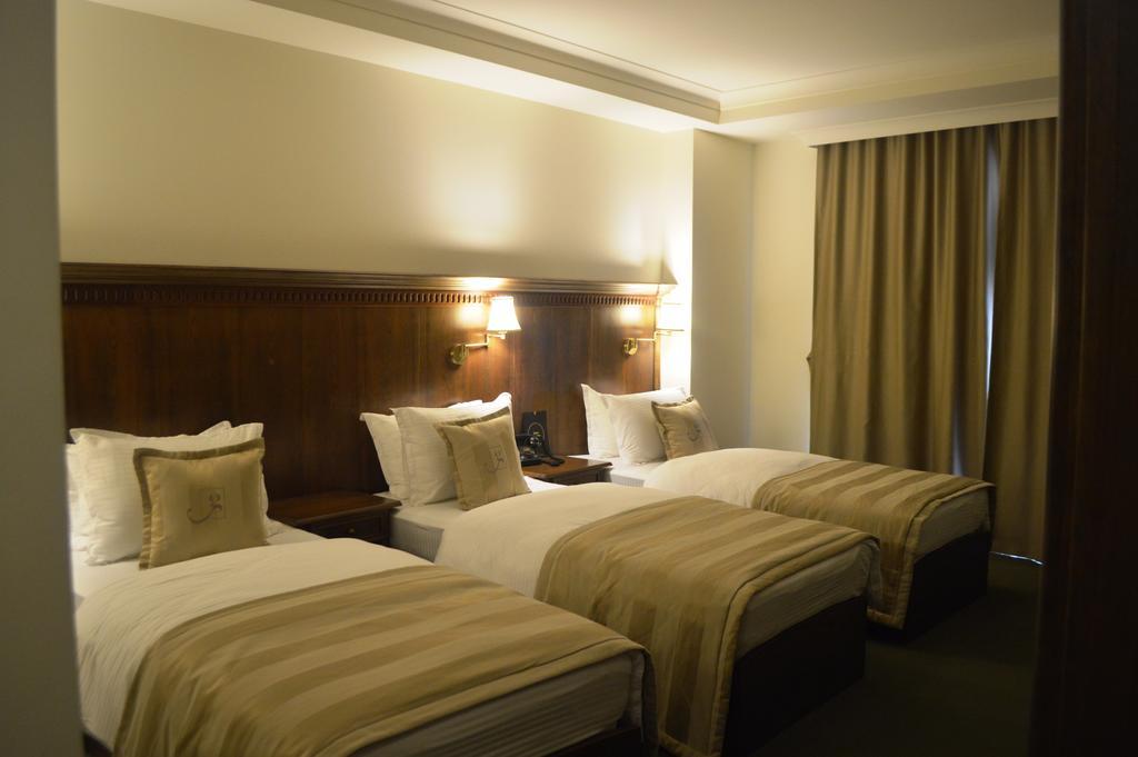 Hotel Garden พริสตีนา ภายนอก รูปภาพ