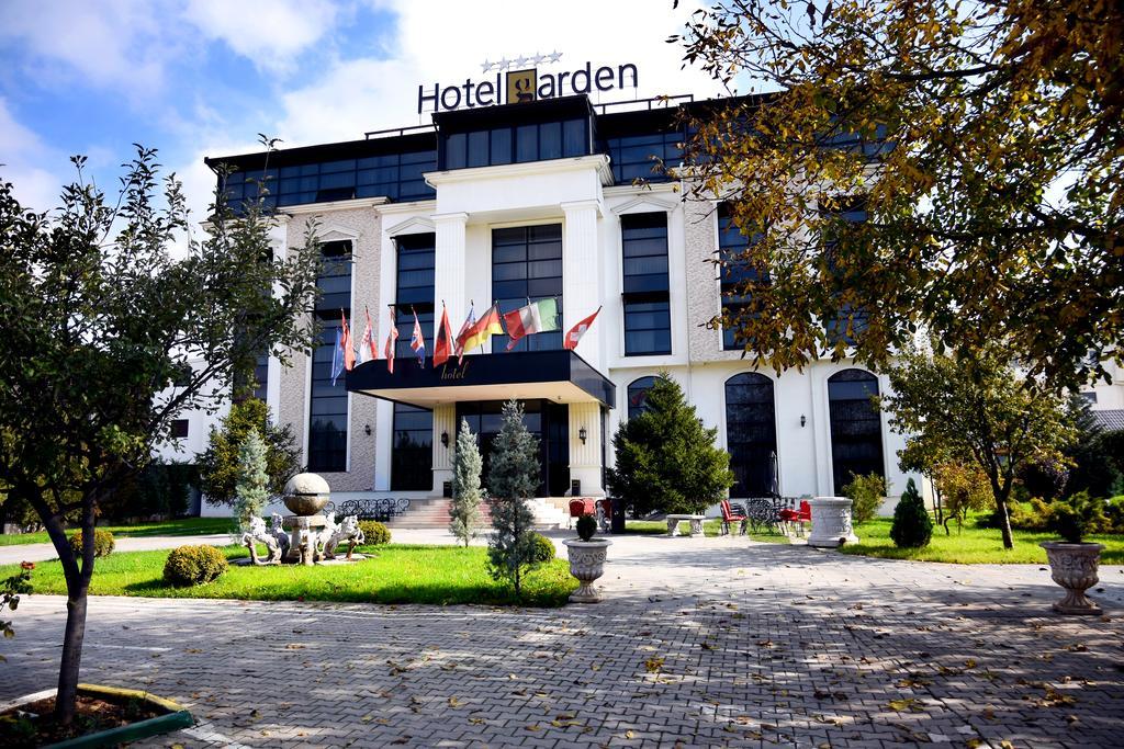 Hotel Garden พริสตีนา ภายนอก รูปภาพ
