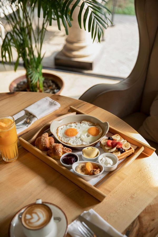 Hotel Garden พริสตีนา ภายนอก รูปภาพ