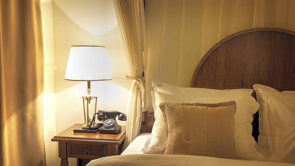 Hotel Garden พริสตีนา ภายนอก รูปภาพ